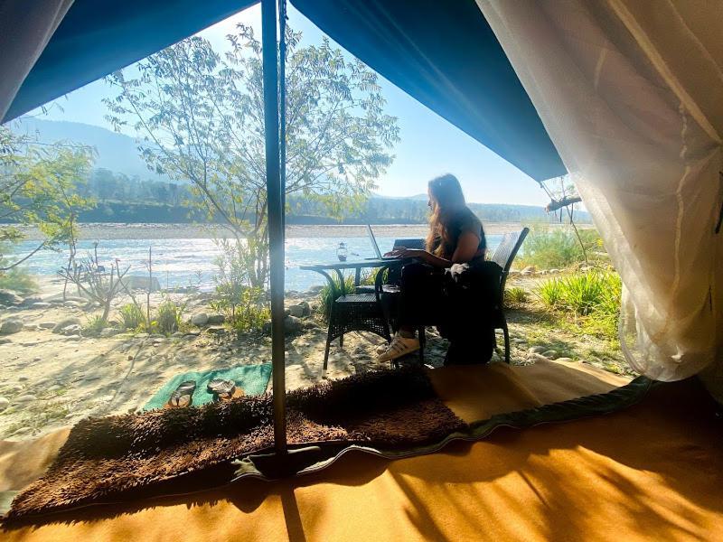 ホテル Lushy Days Boom Camp Tanakpur エクステリア 写真