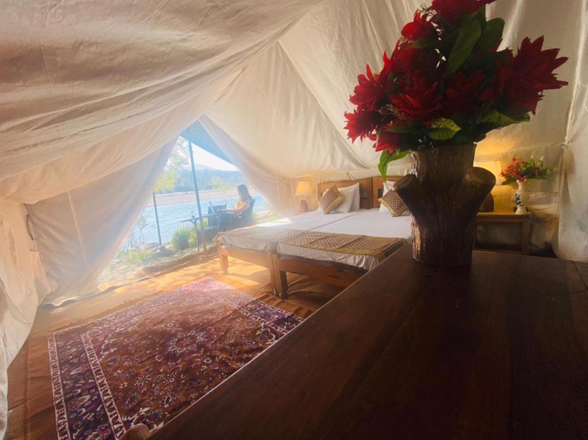 ホテル Lushy Days Boom Camp Tanakpur エクステリア 写真