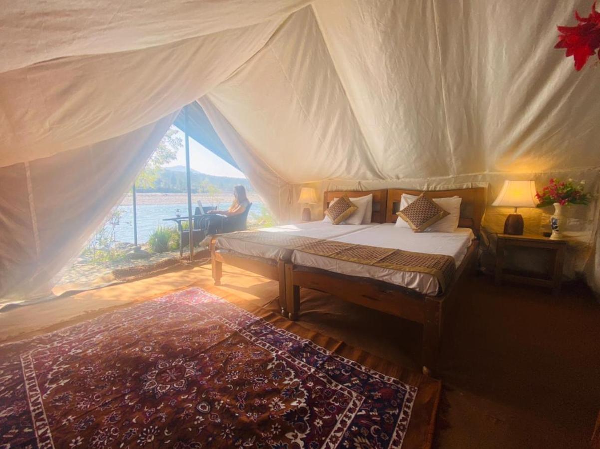 ホテル Lushy Days Boom Camp Tanakpur エクステリア 写真